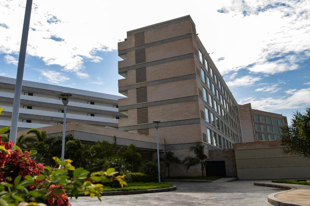 Eurobuilding Hotel & Suites Lecheria Bagian luar foto