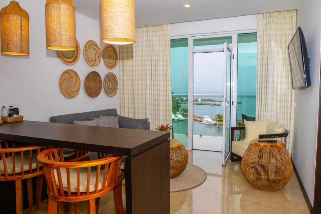 Eurobuilding Hotel & Suites Lecheria Bagian luar foto