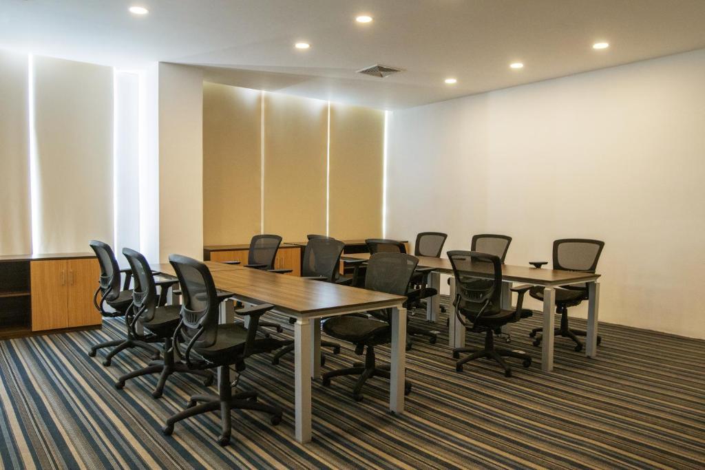 Eurobuilding Hotel & Suites Lecheria Bagian luar foto